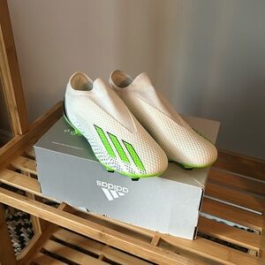 New Soccer Shoes Slip-On Women’s 8 Men’s 7